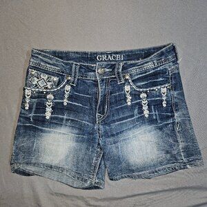 Woman’s GRACE in LA shorts